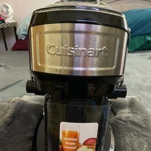 CUISINART FRUIT JUICER